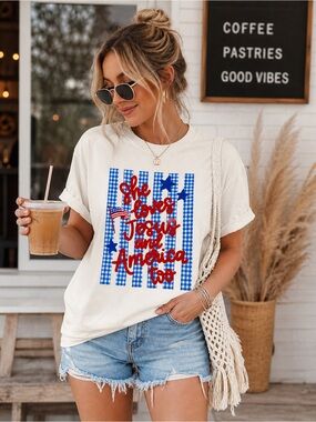 She Loves Jesus & America Too Tee 🇺🇸 Gildan XL Patriotic Graphic T-Shirt Boho
